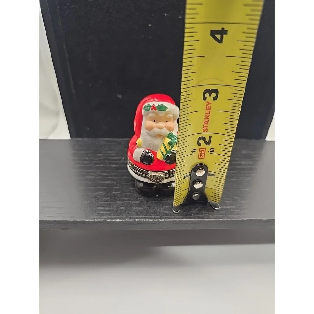 Vintage Santa‎ Claus With Present.  Porcelain Miniature Trinket Box Hinged